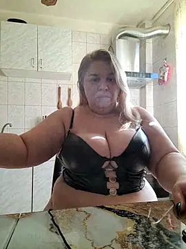 Snapshot of AriannaMilf chatting on October 31, 8:26 am AriannaMilf online show from October 31, 8:26 am