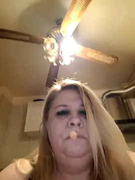 Snapshot of AriannaMilf chatting on December 13, 8:04 pm AriannaMilf online show from December 13, 8:04 pm