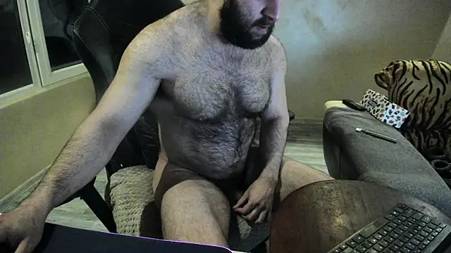 Snapshot of Hugealphabeast chatting on March 9, 9:46 pm Hugealphabeast online show from March 9, 9:46 pm