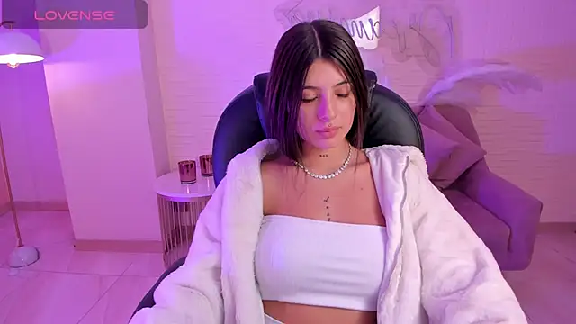 AlessiaCorleone  online show from January 6, 6:52 pm