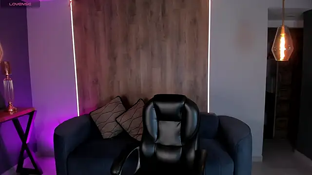 AlessiaCorleone  online show from February 20, 10:04 pm