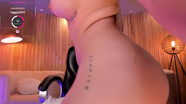 AmyWalker  online show from February 27, 1:28 pm