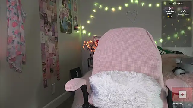 Snapshot of K4Li3Rxyzz chatting on March 2, 9:21 pm K4Li3Rxyzz online show from March 2, 9:21 pm