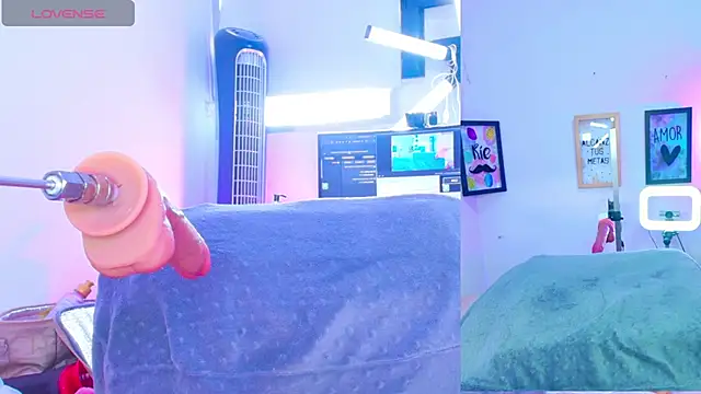 jasllyferrer online show from June 16, 5:04 pm
