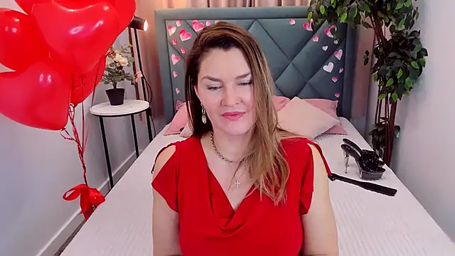 Adele Russo online show from February 13, 7:10 pm