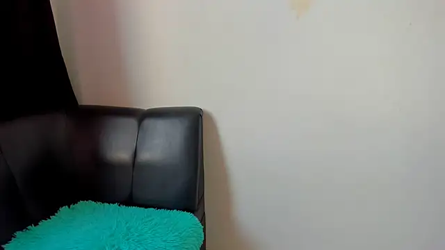 Snapshot of squirttati33 chatting on December 17, 1:38 pm squirttati33 online show from December 17, 1:38 pm