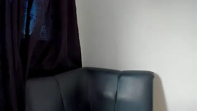 Snapshot of squirttati33 chatting on February 7, 2:26 pm squirttati33 online show from February 7, 2:26 pm