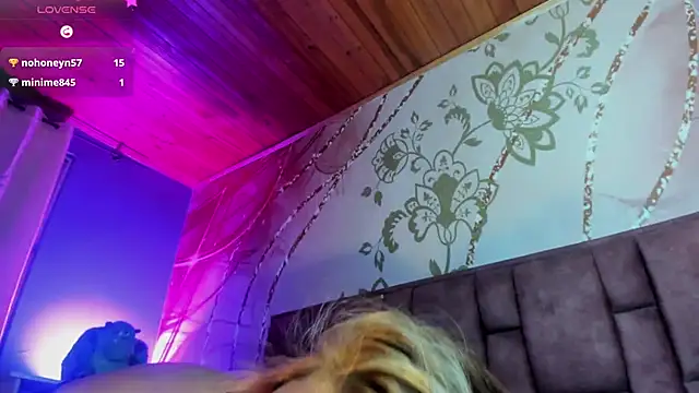 chloe bonnet online show from January 24, 12:20 am