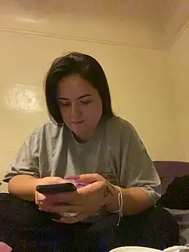 Snapshot of xocrybaby chatting on October 27, 12:31 pm xocrybaby online show from October 27, 12:31 pm