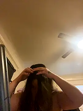 Snapshot of xocrybaby chatting on November 24, 5:01 pm xocrybaby online show from November 24, 5:01 pm