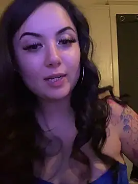 Snapshot of xocrybaby chatting on November 26, 5:08 am xocrybaby online show from November 26, 5:08 am