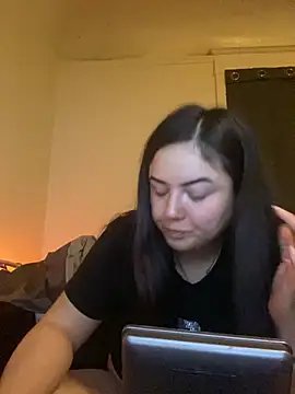 Snapshot of xocrybaby chatting on November 29, 3:59 pm xocrybaby online show from November 29, 3:59 pm