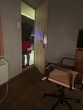 Stressreliever82 online show from April 18, 9:57 am