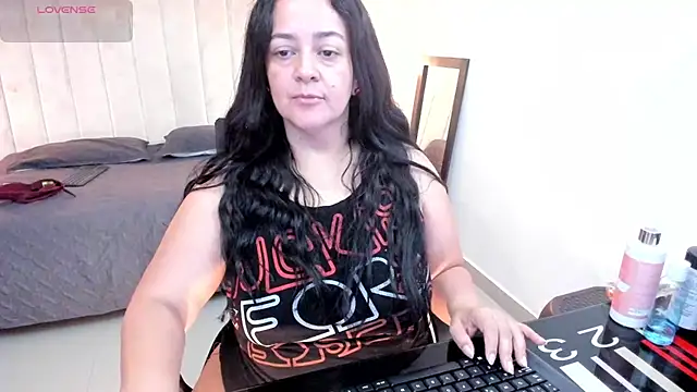 Snapshot of lucia_vonne_ chatting on February 28, 9:16 pm lucia vonne online show from February 28, 9:16 pm