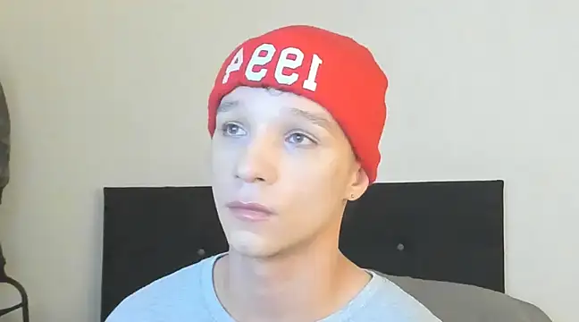 Snapshot of angelcortes chatting on December 17, 11:28 am angelcortes online show from December 17, 11:28 am