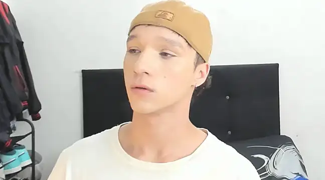 Snapshot of angelcortes chatting on January 16, 11:04 am angelcortes online show from January 16, 11:04 am