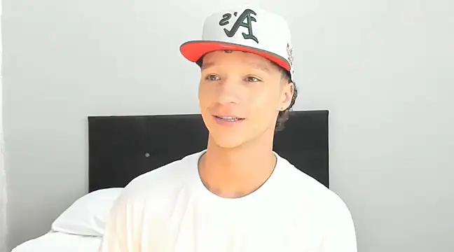 Snapshot of angelcortes chatting on March 2, 4:42 pm angelcortes online show from March 2, 4:42 pm