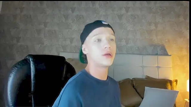 angelcortes online show from January 12, 9:20 pm