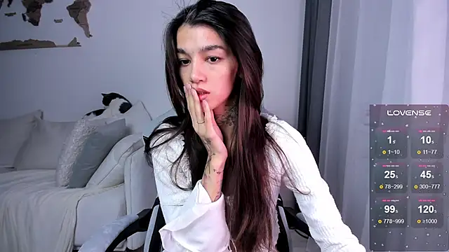 vinkitinkii online show from October 2, 7:15 am