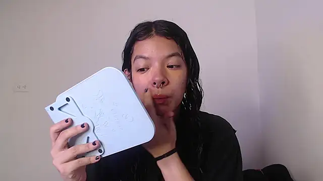 yungelitamor  online show from January 16, 4:49 am