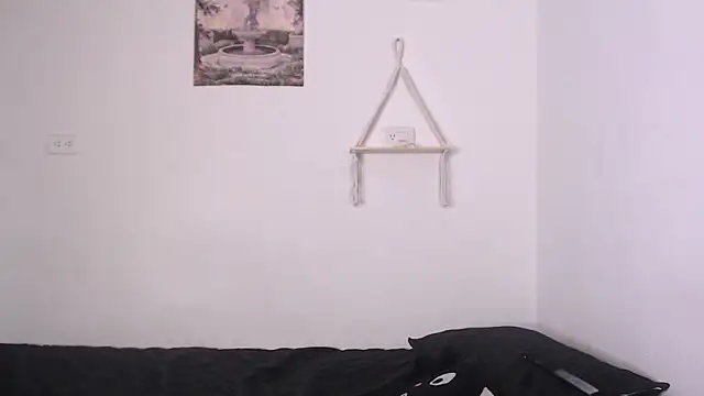 yungelitamor  online show from January 24, 4:48 am