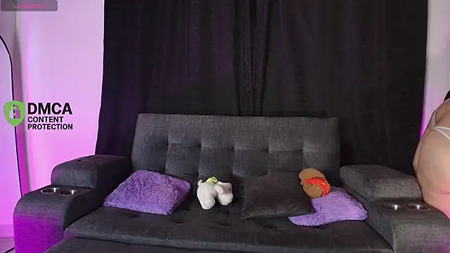 Snapshot of yungelitamor_ chatting on April 23, 5:41 am yungelitamor online show from April 23, 5:41 am