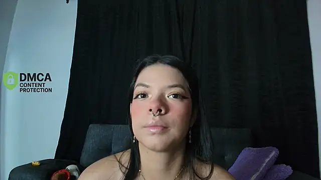 Snapshot of yungelitamor_ chatting on May 22, 5:03 am yungelitamor online show from May 22, 5:03 am