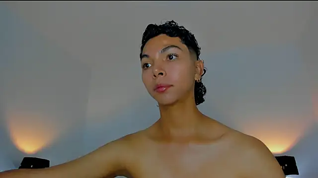 Snapshot of xhenisa_ chatting on November 29, 10:57 pm xhenisa online show from November 29, 10:57 pm