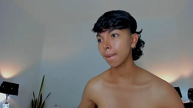 xhenisa  online show from March 4, 4:46 pm