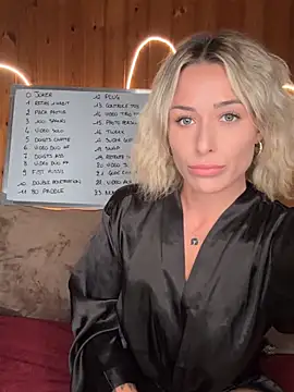 Snapshot of petrouchkaaa_ chatting on May 11, 6:49 pm petrouchkaaa online show from May 11, 6:49 pm