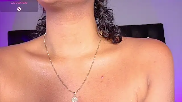 Snapshot of charlotteeruss chatting on January 22, 9:10 pm charlotteeruss online show from January 22, 9:10 pm