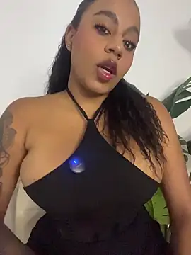 charlotteeruss online show from February 28, 8:32 pm