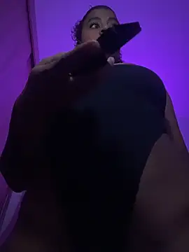 charlotteeruss online show from April 19, 1:38 am