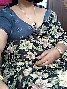 Snapshot of yours-kavaya chatting on October 13, 3:17 am yours-kavaya online show from October 13, 3:17 am