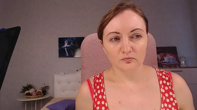 BettyFootFetish online show from December 4, 7:28 am