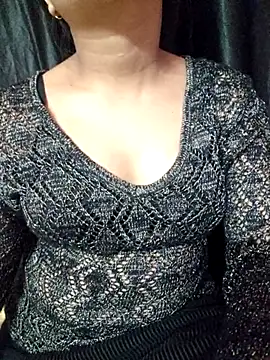 Snapshot of Roshni_98 chatting on November 7, 4:51 pm Roshni 98 online show from November 7, 4:51 pm