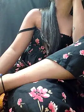 Snapshot of Roshni_98 chatting on November 11, 6:19 pm Roshni 98 online show from November 11, 6:19 pm