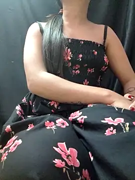 Snapshot of Roshni_98 chatting on December 18, 4:57 pm Roshni 98 online show from December 18, 4:57 pm