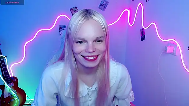 Emily Nyaffee online show from October 23, 2:44 am