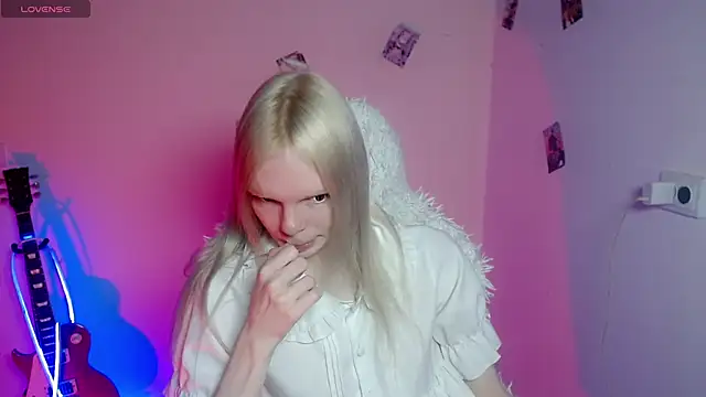 Emily Nyaffee online show from April 4, 4:26 pm