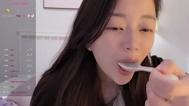 A-xena online show from March 2, 1:04 am