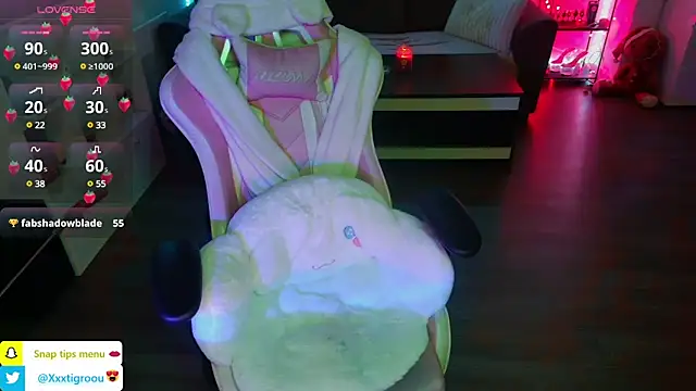 PetiteAngel666 online show from January 9, 9:05 pm