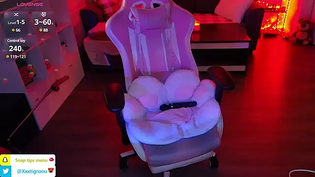 PetiteAngel666 online show from February 15, 12:37 am