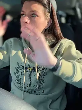 Snapshot of LadyLena1 chatting on December 29, 7:22 pm LadyLena1 online show from December 29, 7:22 pm