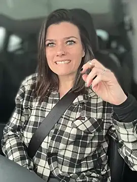 Snapshot of LadyLena1 chatting on January 3, 9:05 pm LadyLena1 online show from January 3, 9:05 pm