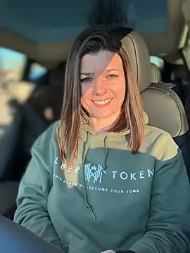 Snapshot of LadyLena1 chatting on January 27, 12:22 am LadyLena1 online show from January 27, 12:22 am