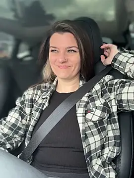 Snapshot of LadyLena1 chatting on February 6, 7:29 pm LadyLena1 online show from February 6, 7:29 pm