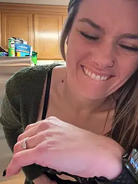 Snapshot of LadyLena1 chatting on February 16, 3:15 am LadyLena1 online show from February 16, 3:15 am