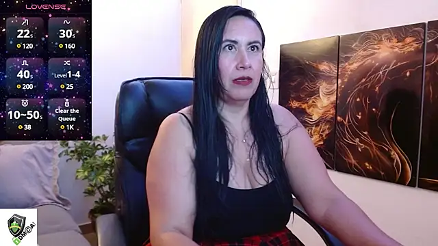 Snapshot of amalia_brunette chatting on March 16, 10:42 pm amalia brunette online show from March 16, 10:42 pm