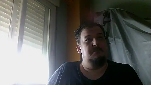 Snapshot of porkorossy chatting on April 18, 7:01 am porkorossy online show from April 18, 7:01 am